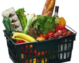 Россияне слишком много тратят на еду, но при этом слишком плохо питаются