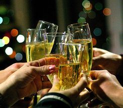 Россияне потратят в новогодние праздники в среднем 7,5 тыс руб