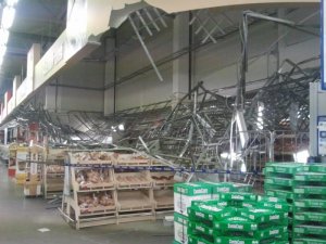 В тверском гипермаркете "Лента" обрушился потолок