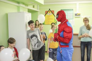 Компания "Евророс" подарила яркий праздник маленьким пациентам детской городской больницы г. Мурманска. ФОТО