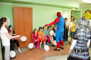 Компания "Евророс" подарила яркий праздник маленьким пациентам детской городской больницы г. Мурманска. ФОТО
