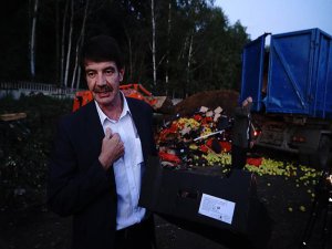 Еда на убой: как уничтожали продукты в годовщину эмбарго