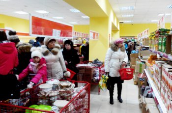 Открытие первого дискаунтера "Хлеб-Соль" в Саянске. ФОТО