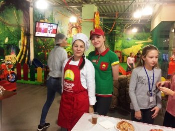 В ТЦ "Барс на Московском" прошёл первый мастер-класс по приготовлению пиццы. ФОТО